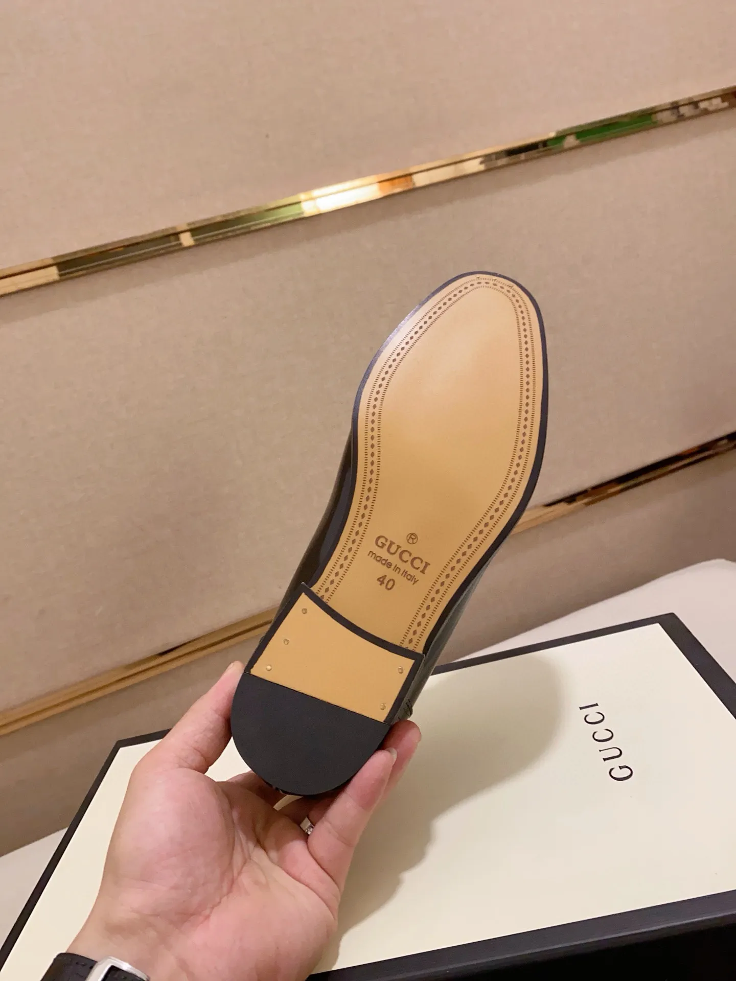 Men's shoes 💰: 520💰 (GUCCI) new series ss hot new products 💢 💠 Casual leather shoes 👞, first layer of cowhide, upper hardware buckles and logo on the sides of the shoe, brand logo on the insole and sole 💠 💎Upper: 100% cowhide 💎Inner: cowhide/100% 💎Feet: cowhide/100% 💎Sole: rubber/100% 💎SIZE: 38 39 40 41 42 43 44 Can be customized 45